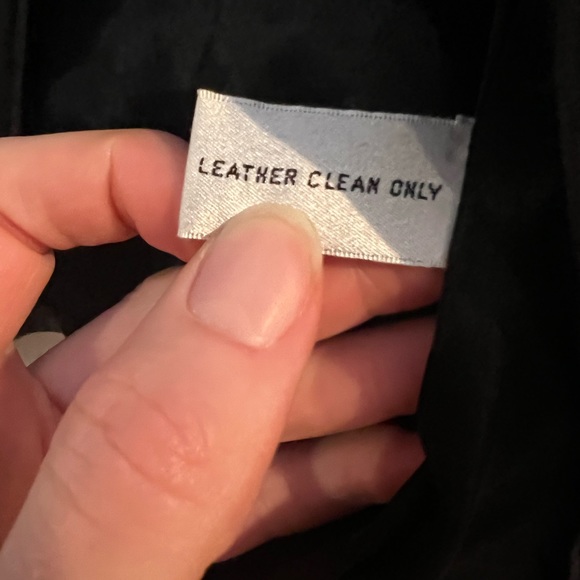 VINTAGE | Amazing vintage black leather double breasted belted jacket - Picture 7 of 10